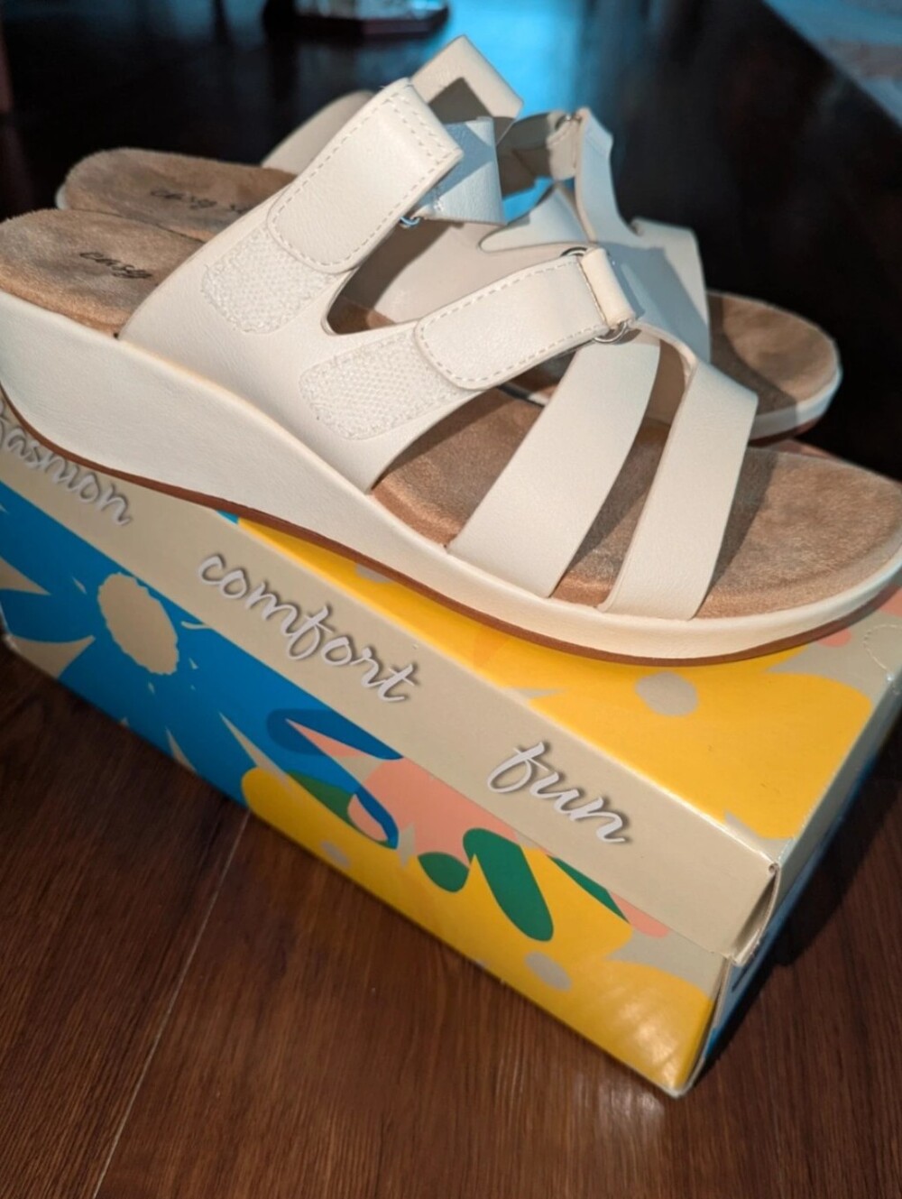 Easy Street Koda Womens Slip On White Velcro Strap Wedge, Size 9WW, New
